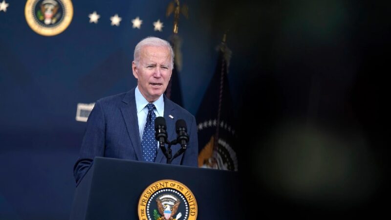 Biden extiende por un año la emergencia nacional para Ucrania El