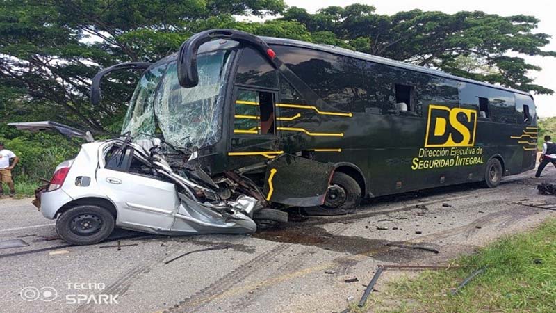 Dos muertos y cuatro lesionados deja choque de frente en Morón Coro