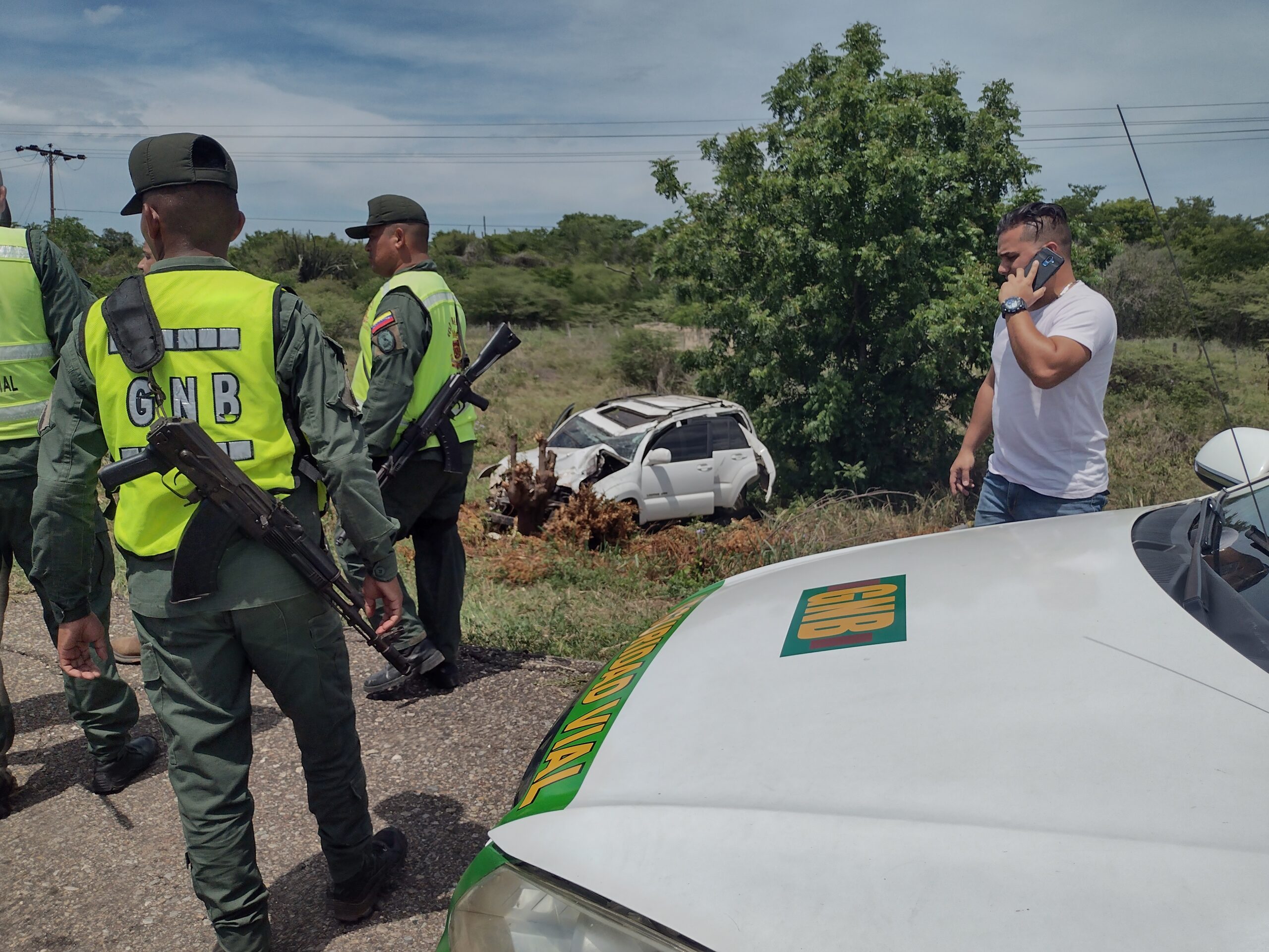 Chofer Casi Pierde La Vida Al Volcar Su Camioneta En La Lara