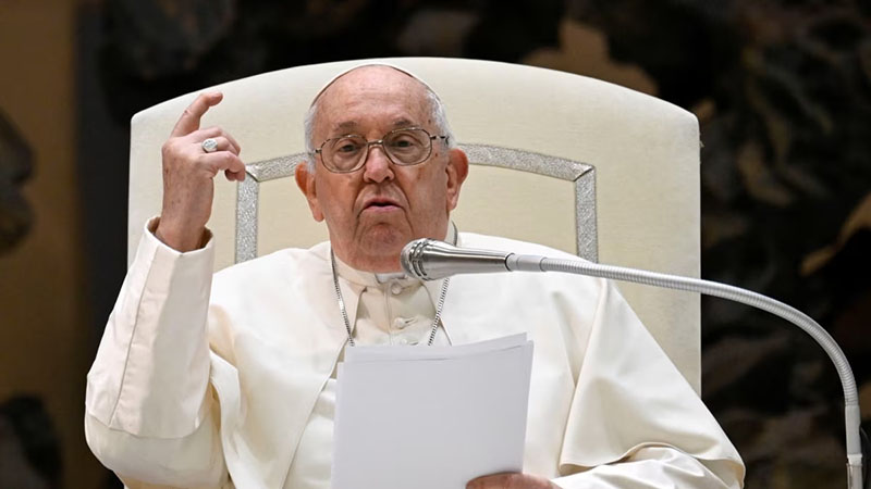 El Papa no se bendice la unión homosexual sino a las dos personas