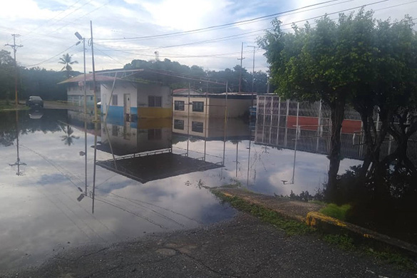 Manguera marina y lluvias en San Timoteo