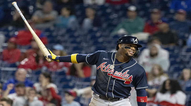 Ronald Acuña conectó un sencillo