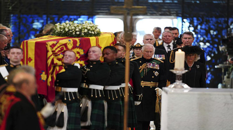 El rey Carlos III y sus hermanos