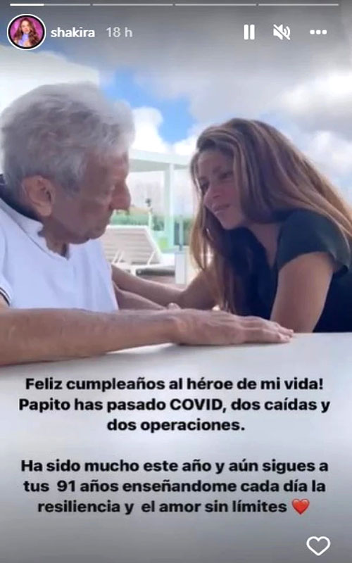 Shakira lleva serenata a su papá