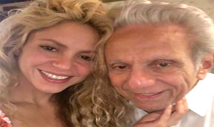 Shakira lleva serenata a su papá