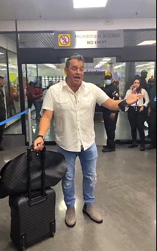 Daniel Sarcos La Chinita