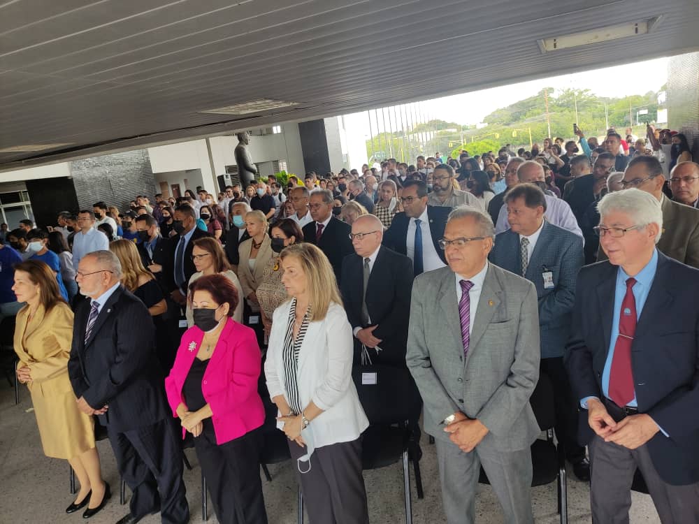  LUZ 76 aniversario