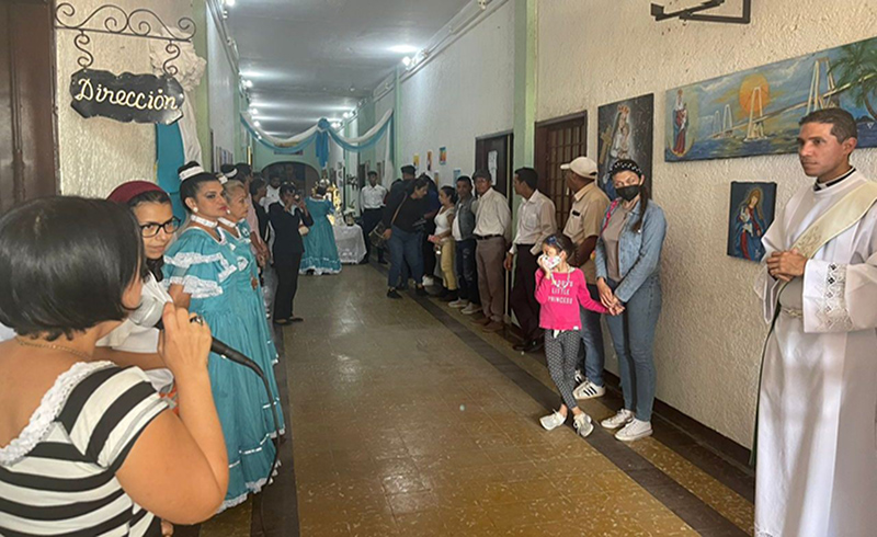 La Virgen del Rosario  visitó la Casa de la Cultura