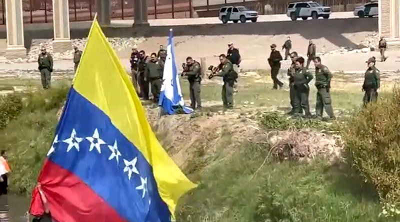 Policía fronteriza de EEUU dispara contra migrantes venezolanos