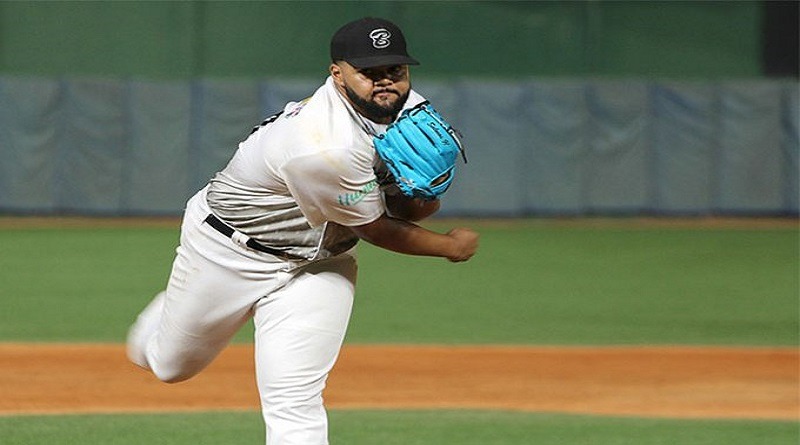 -Los Cardenales de Lara desataron una feroz ofensiva para derrotar 10-2 a los Caribes de Anzoátegui, en partido disputado este sábado en el Estadio Antonio Herrera Gutiérrez de Barquisimeto, reseñaron medios deportivos.