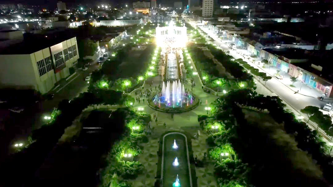 Manuel Rosales Monumento a La Chinita