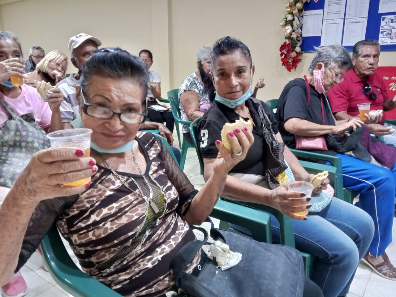 Cerca de 200 pacientes, de escasos recursos económicos, fueron atendidos a través de la Primera Jornada de Atención Médica Integral para Adultos Mayores 2022, realizada el fin de semana por la Fundación Divino Niño de Ciudad Ojeda, estado Zulia.