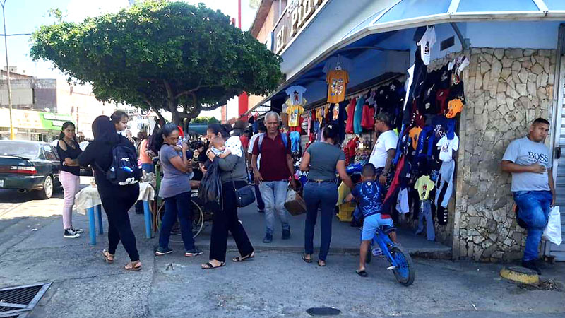 Abarrotados comercios en Cabimas 