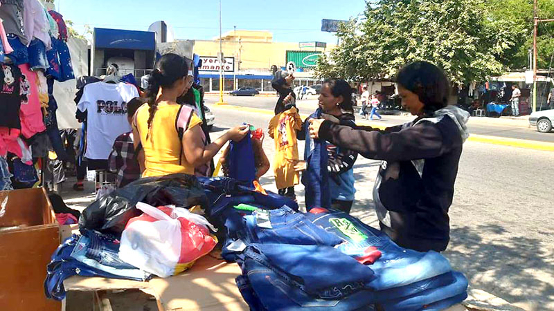 Abarrotados comercios en Cabimas 