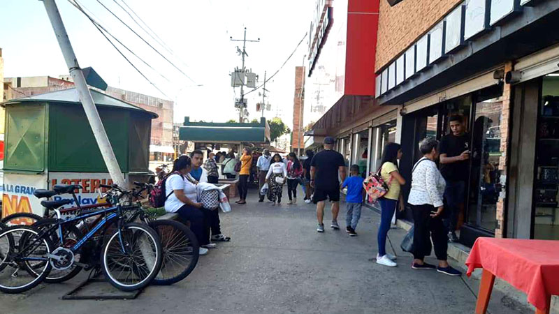 Cabimenses buscan ofertas en víspera del 31-D