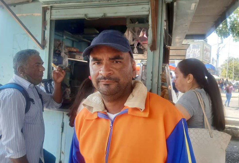Abarrotados comercios en Cabimas 