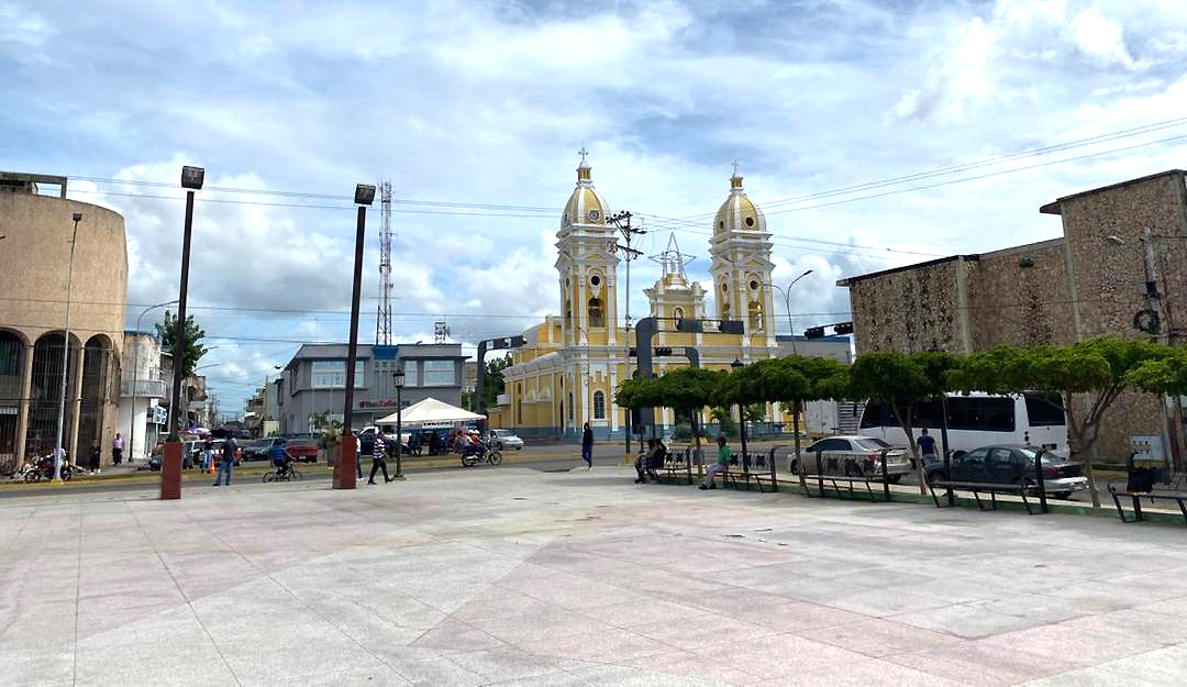 Empresarios comerciantes Plaza Bolívar Cabimas