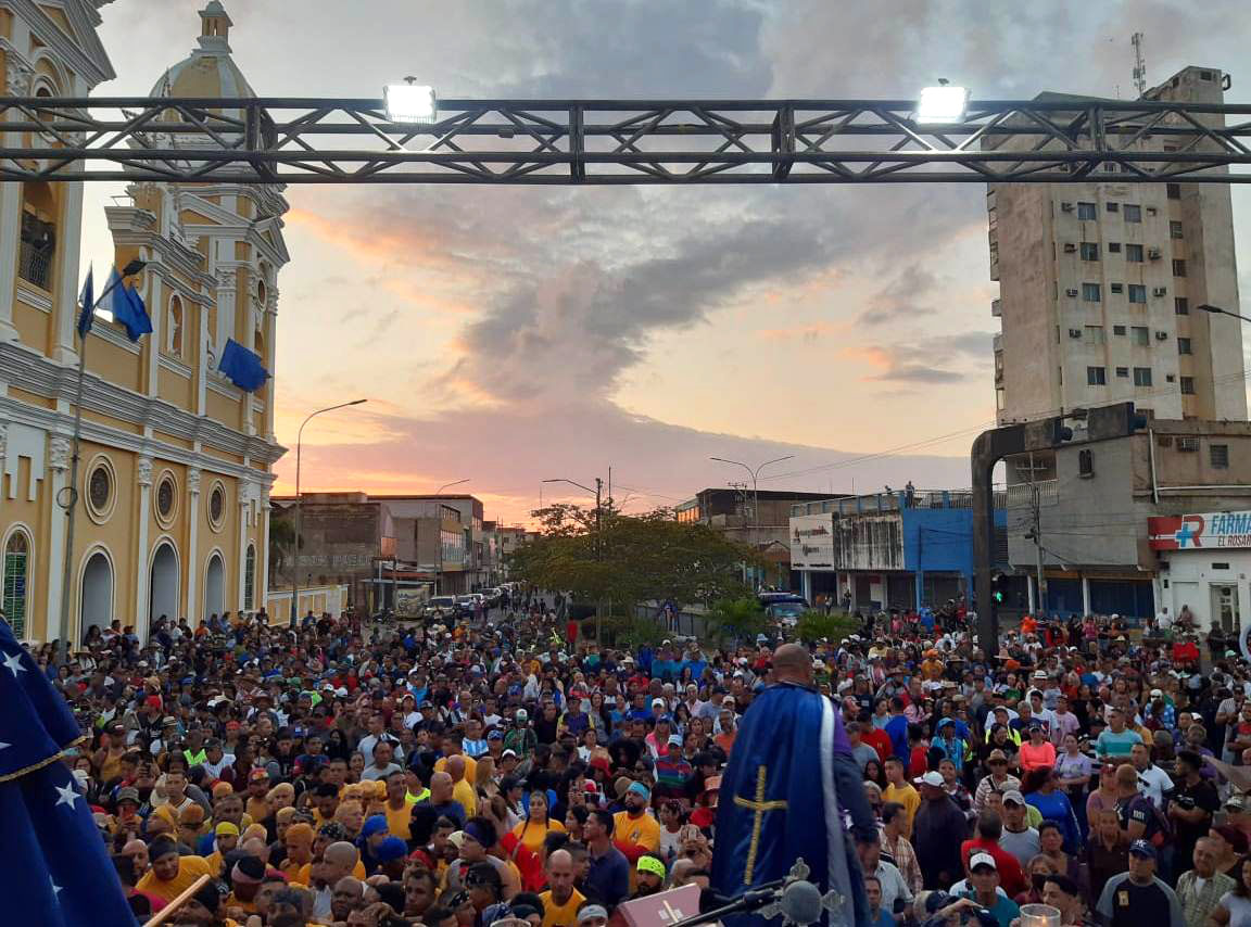Todo listo para dar inicio a la santa Misa de San Benito 
