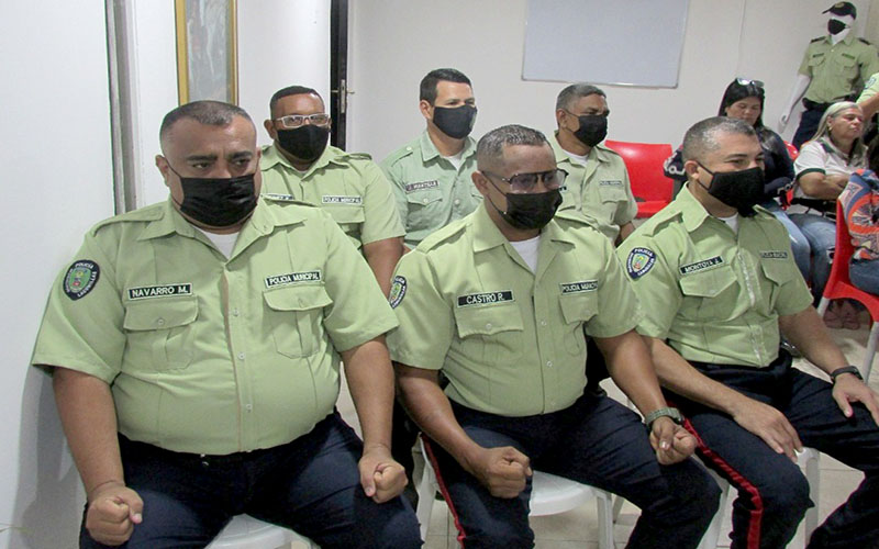 PoliLagunillas ascendió a funcionarios