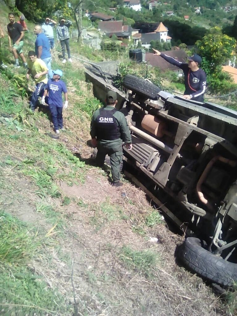 Tres muertos y dos heridos en accidente de tránsito en La Colonia Tovar