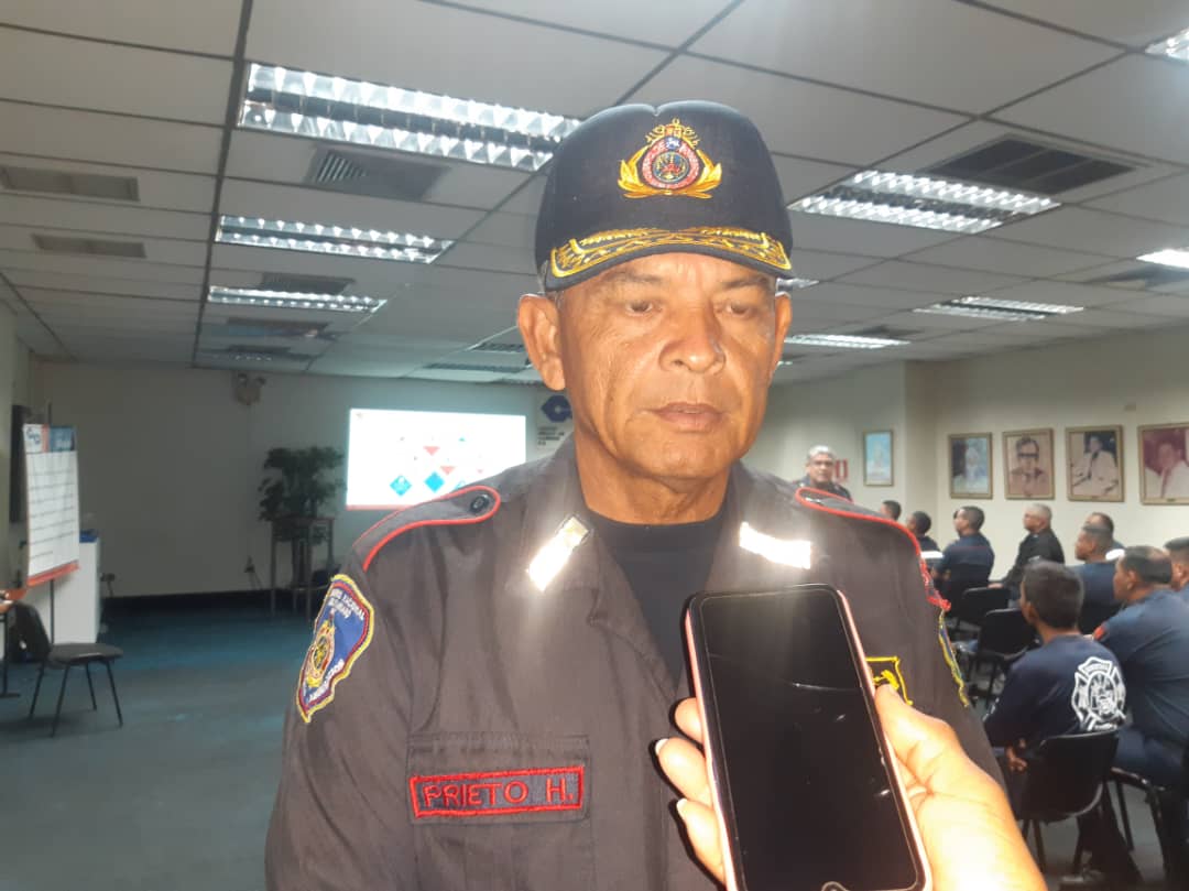 Cabimas Realizan taller de capacitación a Cuerpo de Bomberos de la COL