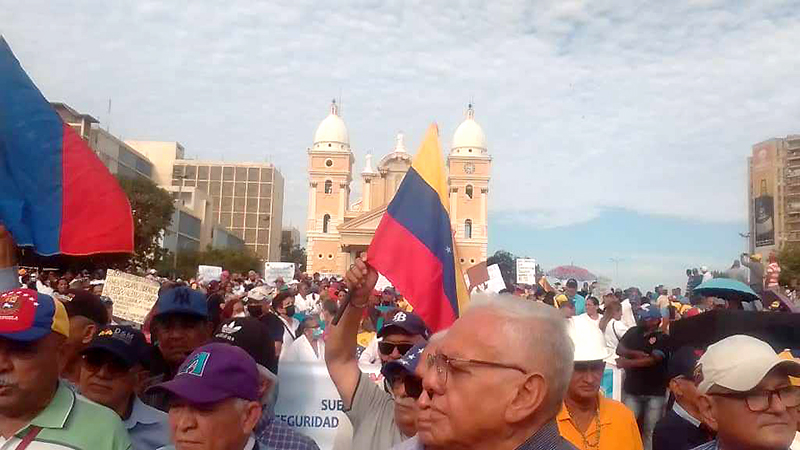 Diversos gremios marcharon hasta la Plaza Bolívar en Maracaibo
