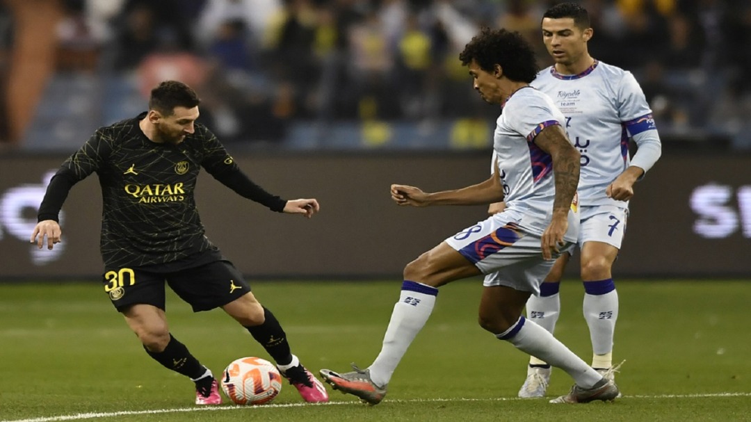 El PSG de Messi ganó 5-4 al equipo de CR7 en Arabia