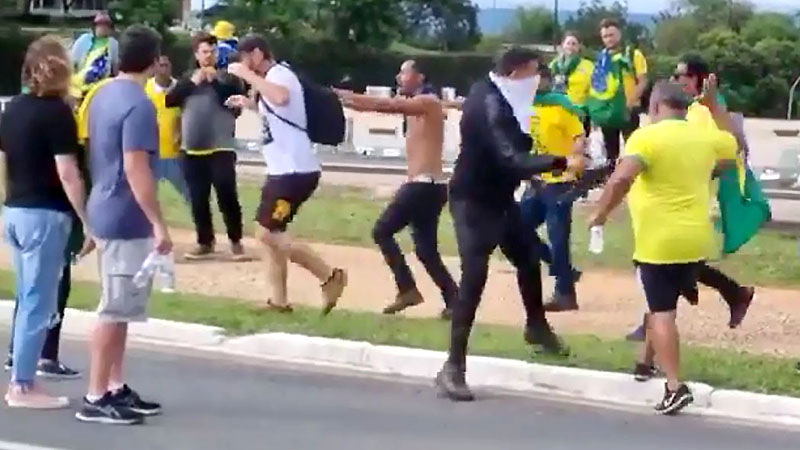 Periodistas agredidos en actos golpistas en Brasilia
