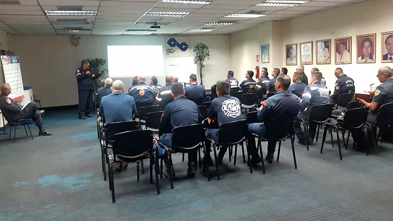Cabimas Realizan taller de capacitación a Cuerpo de Bomberos de la COL