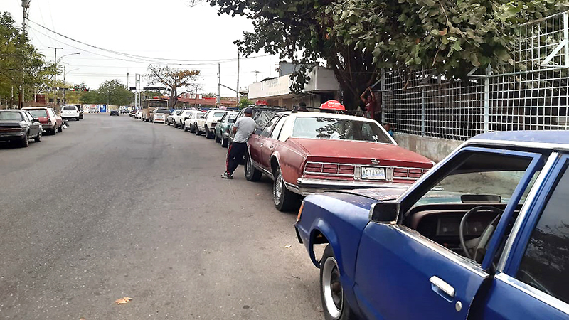 Largas colas Cabimas 
