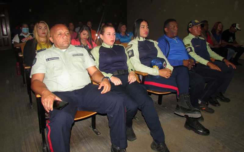 Primer Conversatorio de Atención a la Mujer 
