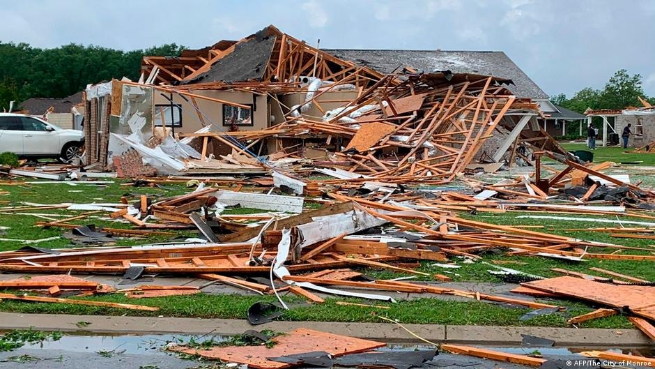 Tornados arrasan en Mississippi y causan 23 muertos