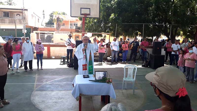 Homenaje a Roselys Iriarte