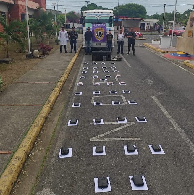 Capturados tres hombres con 21 panelas de cocaína 