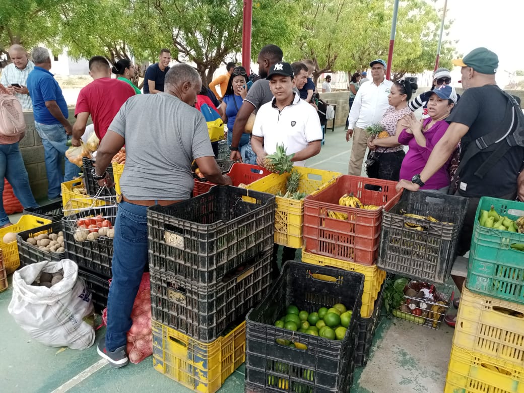Feria del Pescado en Simón Bolívar