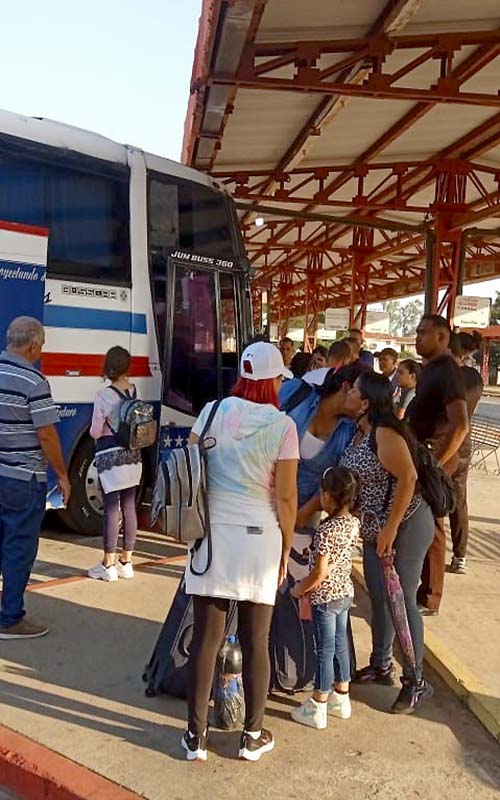 Pasajeros terminal Lagunillas