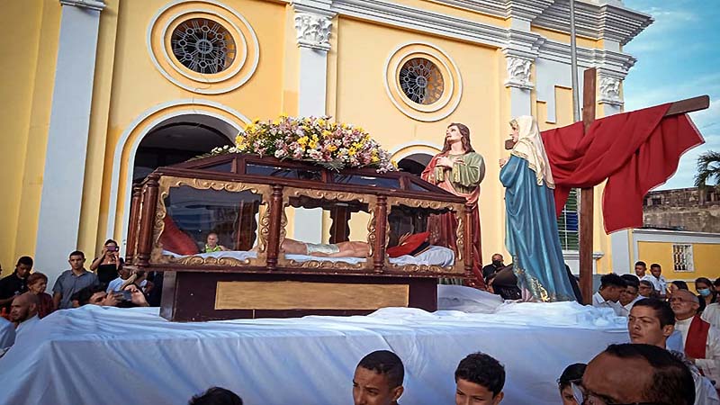 Se adoró la Santa Cruz