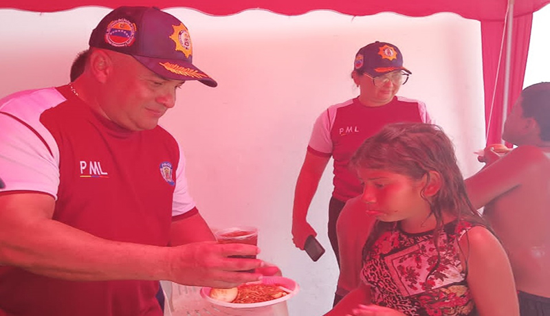 Gracias a la buena gestión del C/J MSc, Rigmar Borjas, director de PoliLagunillas, y las diferentes Direcciones y Coordinaciones, unos 42 niños en situación de calle fueron beneficiados con una gran piscinada, alimentos, golosinas y muchos más.
