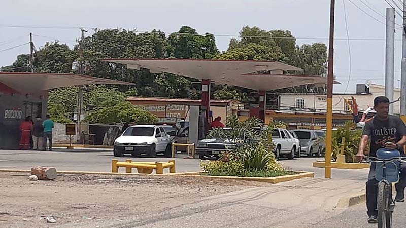 Colas en Cabimas por gasolina