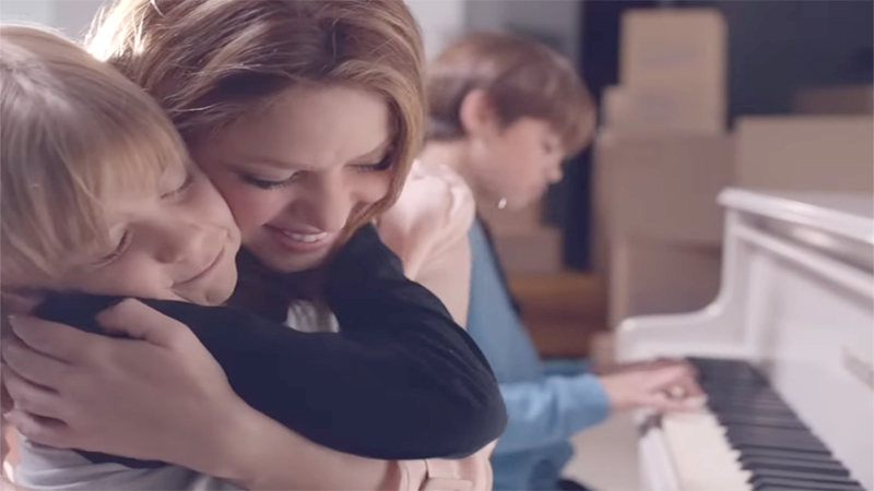 Shakira lanza el video oficial de “Acróstico” junto a sus hijos