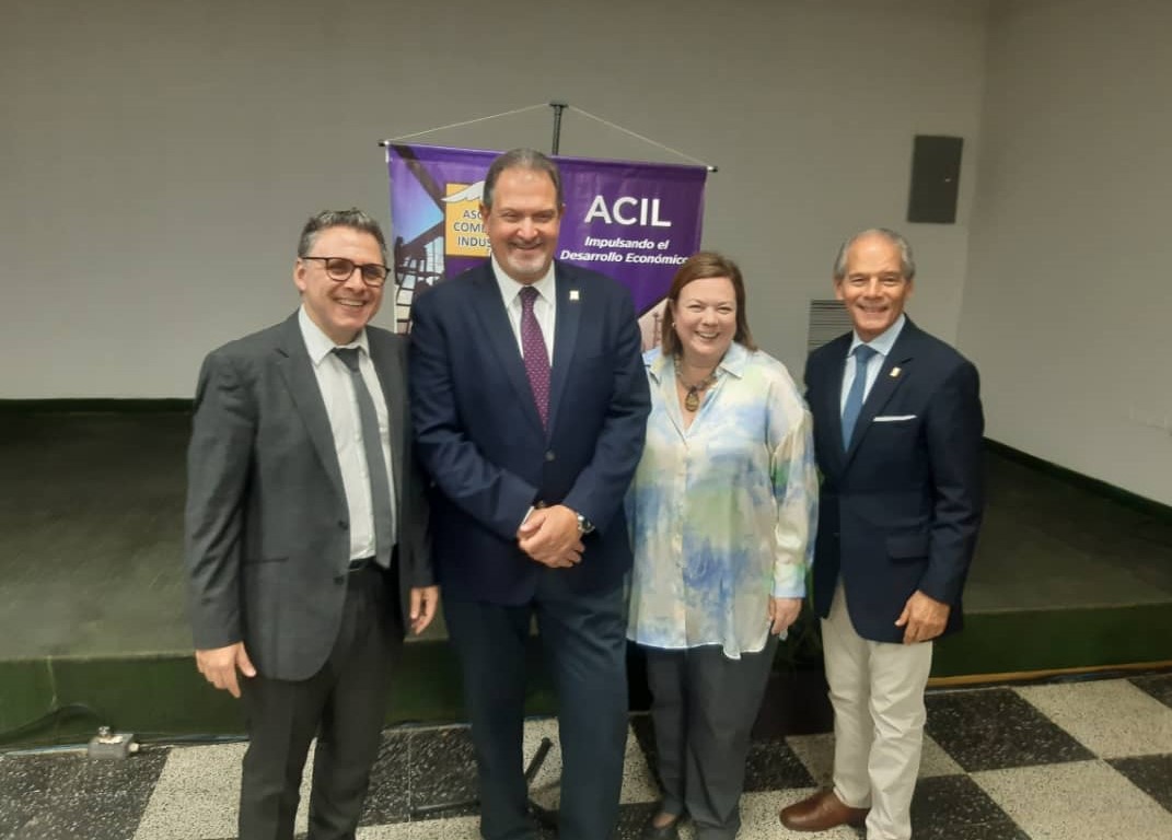 Adán Celis presentó en ACIL