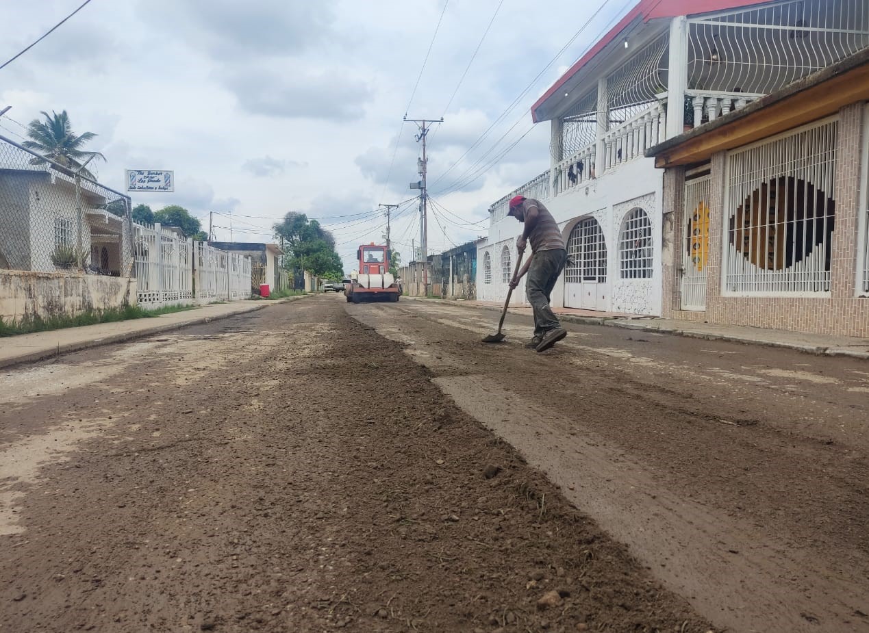 Alcaldía suma dos nuevos sectores al Plan de reasfaltado y bacheo
