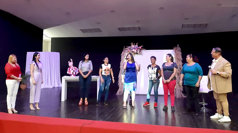 Cabimas con charla celebran Día de las Madres
