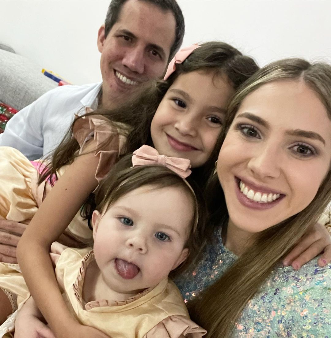GUAIDO Y SU ESPOSA
