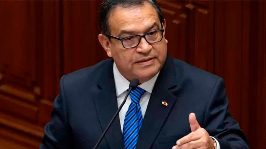 Gobierno de Perú descarta dar ingreso a migrantes indocumentados