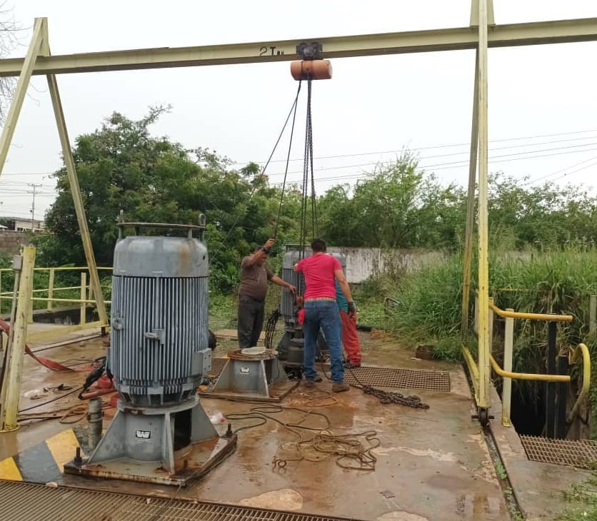 Hidrolago repara bomba en Estación de Bombeo F10