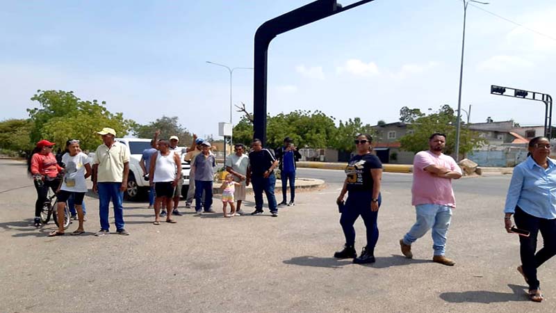 Inician reparación del semáforo de R5 en Cabimas