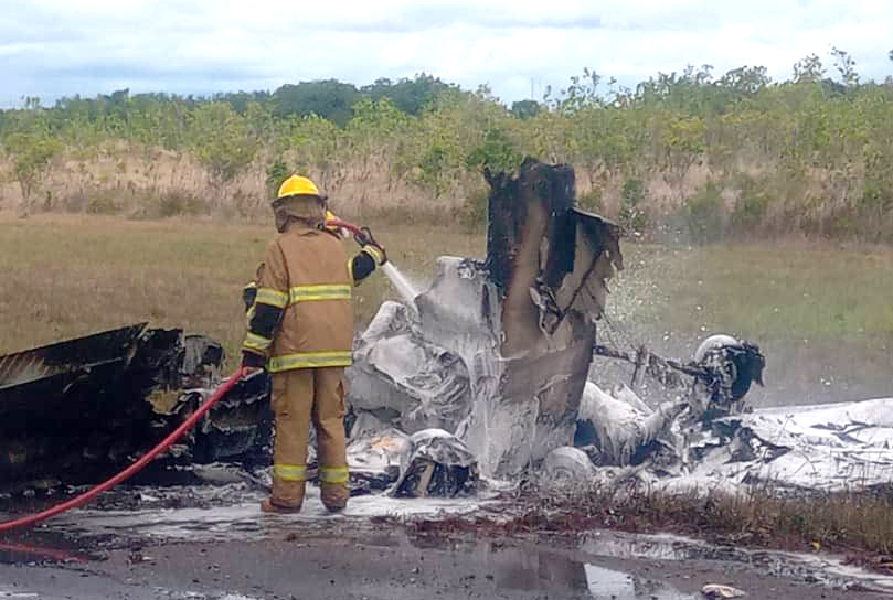 Dos fallecidos al caer avioneta en Maturin