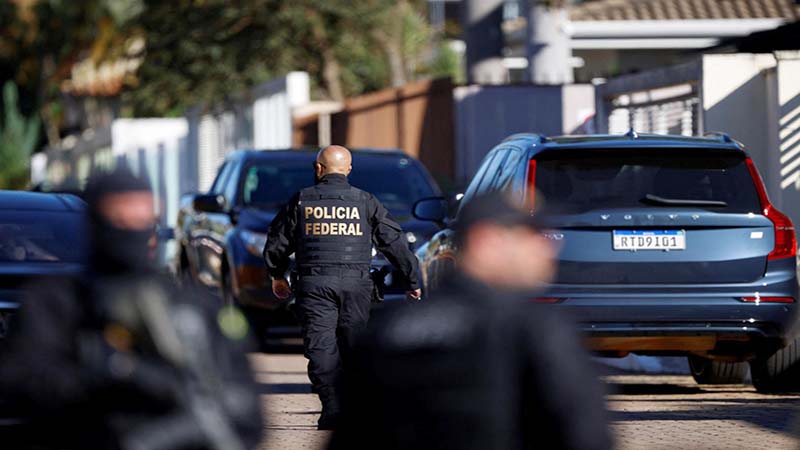 Policía Federal de Brasil allana casa de Bolsonaro
