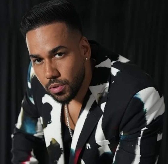 El Rey de la Bachata, el neoyorquino Romeo Santos, añadió 22 nuevos conciertos durante octubre y noviembre a los 4 ya previstos de la gira Fórmula Vol.3 con la que recorrerá los próximos meses Estados Unidos y las ciudades canadienses de Montreal y Toronto, del 3 de junio al 25 de noviembre.
